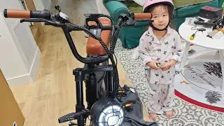 Christmas decoration and unbox Christmas gift E-bike