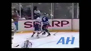 NHL Apr. 4, 1993 Dale Hunter,WSH v Joe Cirella,NYR Washington Capitals New York Rangers