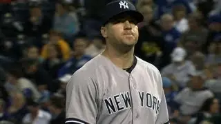 NYY@KC: Kelley fans six over 2 1/3 frames of relief