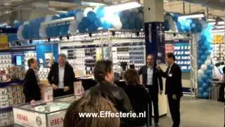 valdoek bij opening phonehouse in de makro