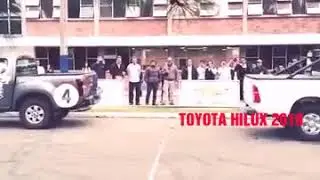 Isuzu dmax 2017  vs  Toyota hilux 2018