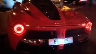 LaFerrari in Paris