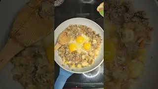 Can it egg? Meat & Potato. Egg Rating 8/10. #cook #food #cooking #breakfast #egg #tasty #yummy #eggs