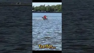 Treffer !  #powerboat #rcboat #treffer #rc #rcpowerboat #speed #funny