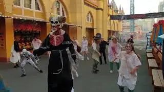 Doing the Time Warp - Halloscream Scareactors rocking it at Luna Park Sydney