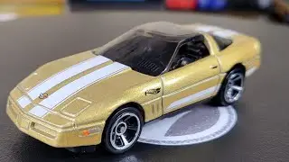 hot wheels serie. WH: THE '80s.                   1984 CORVETTE