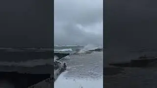 Wind and waves at Point Betsie Lighthouse
