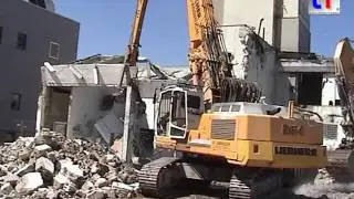 LIEBHERR R 954B HRD, CAT 330D LN, Demolition / Abbruch Rommelshausen, Germany, 27.07.2009.