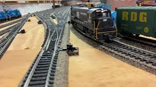 Penn Central Freight Through The Yard With Big GE & Alco Power!