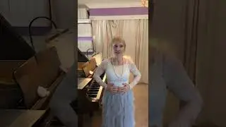 slow & fast pant breathing exercise tutorial for Anna with straw phonation and SOVT introduction