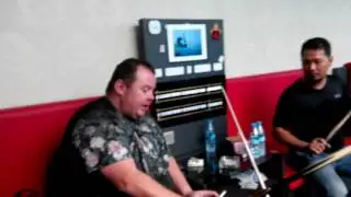 How to Grip a Cue. Sifu Stephen Lee explains. #RollsRoyceOfSnooker