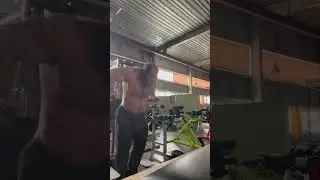 I think it&rsquo;s 70-75 reps, can you guys count ? #dips #weightlifting #bodybuilding #andreysmaev