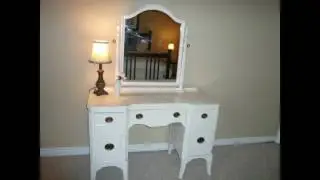 Makeup Vanity Table With Lighted Mirror