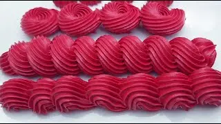 Icing for hot days   It doesn't melt, it stays dry and it's very easy to color 🧁☀️
