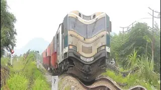 The Dancing Train   Cartoon train  Funny train   Funny video