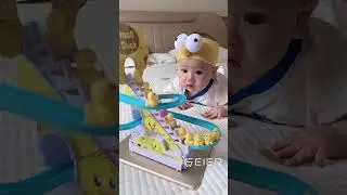 DUCK TRACK TOYS, FUNNY AUTOMATIC STAIR CLIMBING DUCKLINGS CARTOON RACE TRACK SET LITTLE LOVELY DUCK