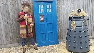 Look WHO just materialised in Lyndhurst, New Forest #tombaker #doctorwho #classicwho #dalek 