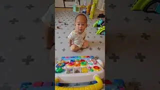 Asher tests daddy&rsquo;s singing skills &ndash; does it pass the baby test? 🎤👶🎶 | Day 569