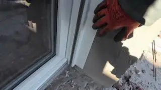 18 - Pose d'une porte-fen&ecirc;tre PVC sur une pr&eacute;paration en feuillure