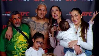 Charles do Bronxs se emociona ao lado da fam&iacute;lia ap&oacute;s vit&oacute;ria no UFC Rio: 