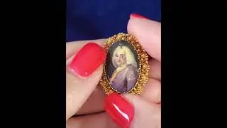 GEORGIAN PORCELAIN PORTRAIT OF A GENTLEMAN 14K GOLD CANNETILLE BROOCH