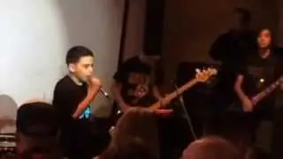 Damian Barrios sings School of Rock