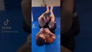 No arm in triangle choke