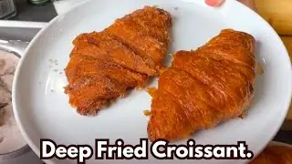 Круассан, обжаренный во фритюре.