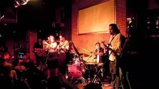 TRIBUTO A AMY WINEHOUSE - He can only hold her