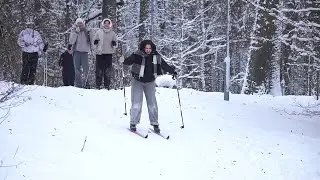 Dagdā vietējie izveido slēpošanas trasi