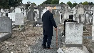 98-year-old returns from London to Dublin to find his mums grave.