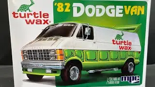 Фургон Dodge Turtle Wax 1982 года от MPC #модельныйнабор #масштабныемодели #аутизм #хобби