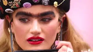 THIS MODEL IS MAKING BANK THANKS TO HER UNBELIEVABLE UNIBROW