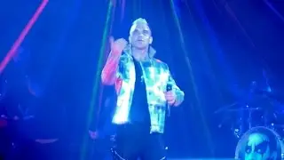 Robbie Williams - Tripping Live @ Zénith, Paris, 2015 HD