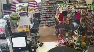 Gunfire exchange caught on camera at Oakland convenience store