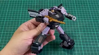 Transformers Earthrise Dominus Criminal Pursuit 2-Pack Barricade (Robot mode to Car mode)