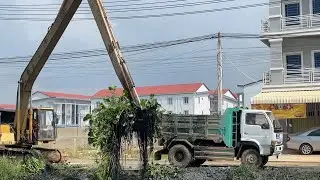 Incredible action Excavator cleaning Dirty canal long arm Caterpillar & Komatsu PC200