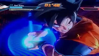 GOKU BASE vs VEGETA ULTRA | BATALLA ÉPICA (videojuegos ) Xecnoverse ￼