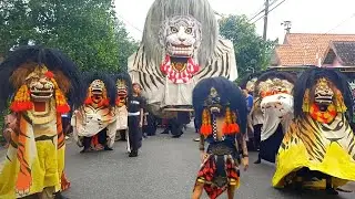 “Aksi Spektakuler! Parade Barongan Blora – Jati Kumoro Seto Tampil Gagah”