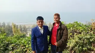 হিমছড়ি পাহাড়ে বিদেশি পর্যটক