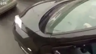 Осторожней !На дороге...