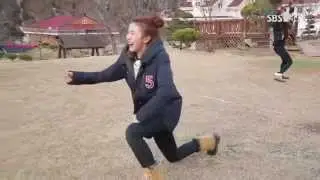 FIESTAR Funny Clip: Cao Lu Falls Hard to the ground