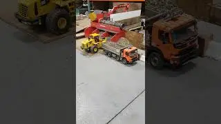 Working loader and dump truck, moving material 👌 