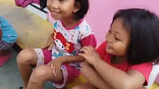 Aeyza lagi main dengan teman teman