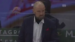 Antti Tyrväinen taklaa Kristian Tanusta päähän ja lentää suihkuun