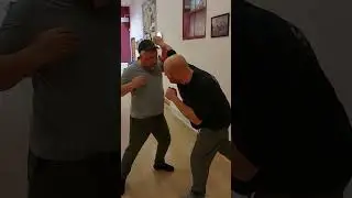 Doorway Bully    #shorts #jiujitsu #selfdefense  #selfedefense  #Karate #Systema  #streetdefence