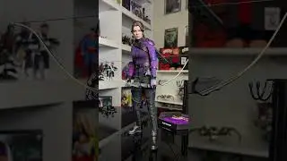 Kate Bishop. #marvel #actionfigures #katebishop #hottoys #haileesteinfeld #onesixthscale #hawkeye