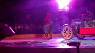 PICCADILLY CIRCUS At Yak Arena Clown and Car