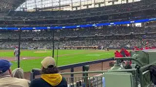 Elly De La Cruz JUST MISSES a home run, astonishing jumping catch at the wall!