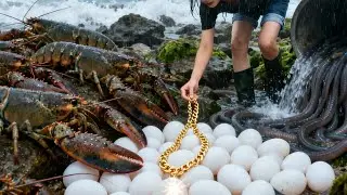 They Struck It Rich While Foraging On The Beach, Finding White Eggs And Even A Gold Necklace!
